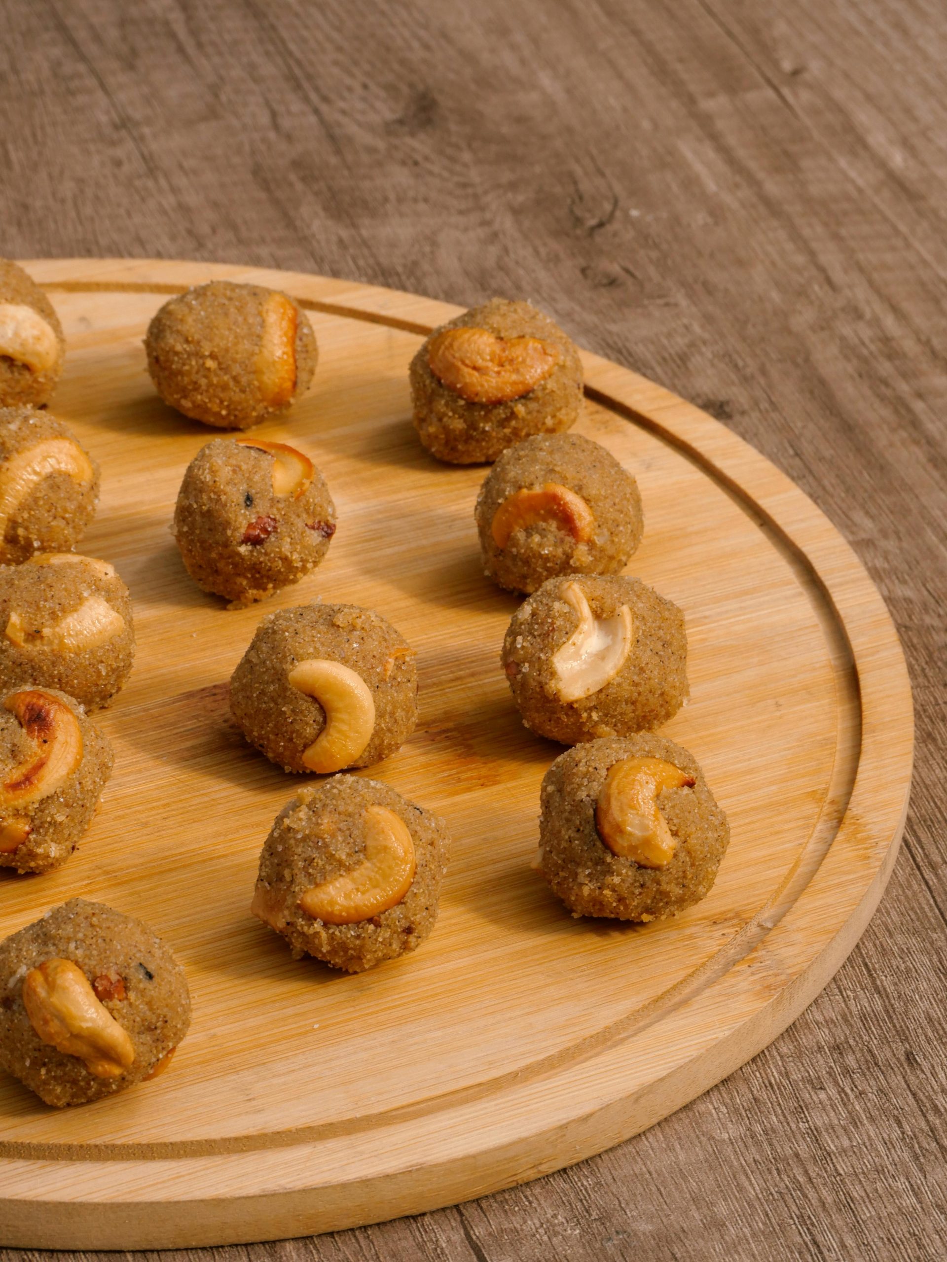 Easy Indian Dessert Recipe: Makka Churma Laddoo From Rajasthan