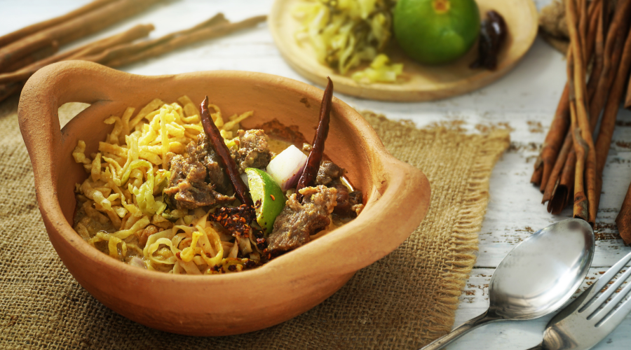 How Khavsa Became Surat’s Go-To Comfort Street Food