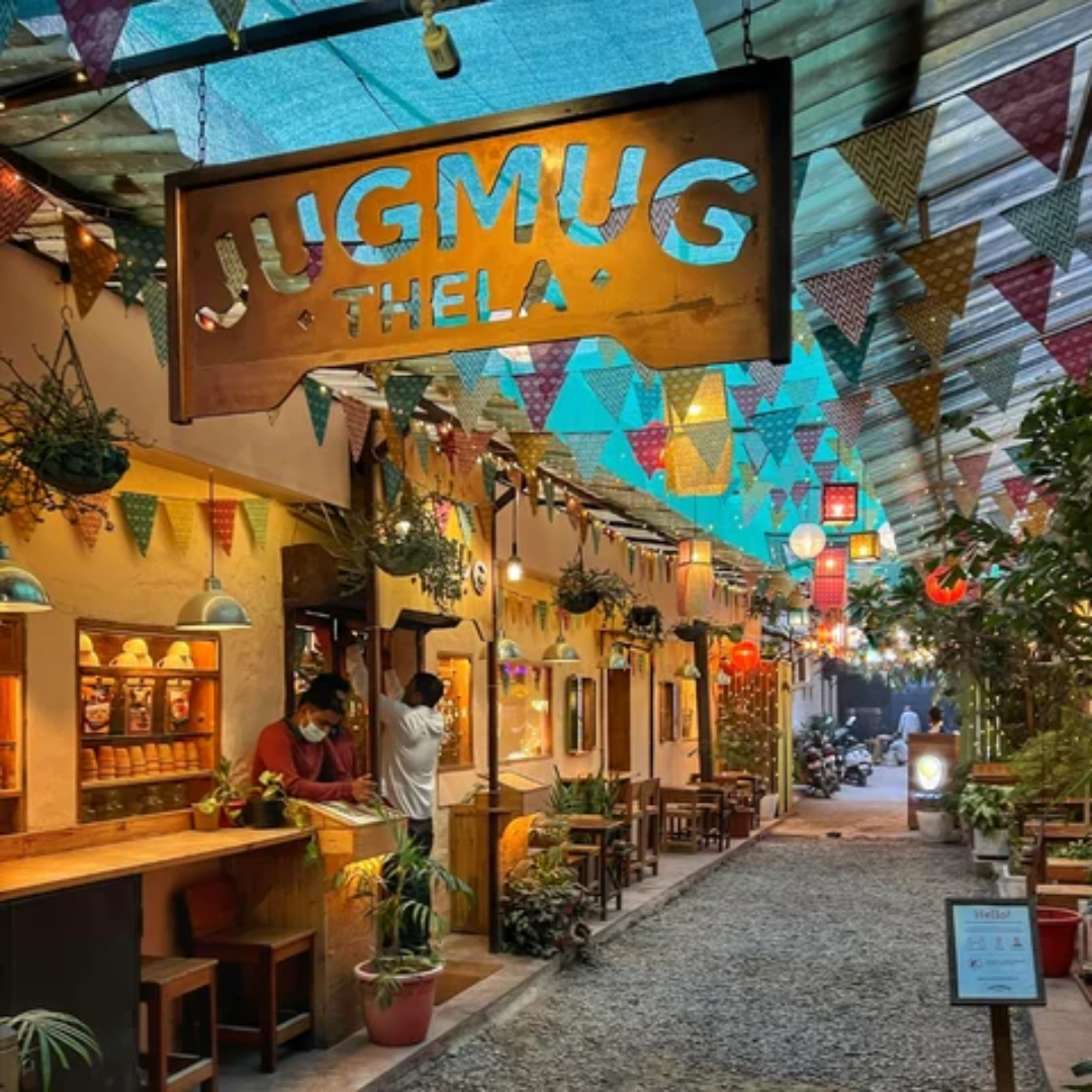 Jugmug Thela, Saket