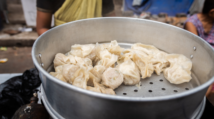 Tiretta Bazaar At Dawn: Kolkata’s Forgotten Chinatown Awakens with Steam, Soup & Stories